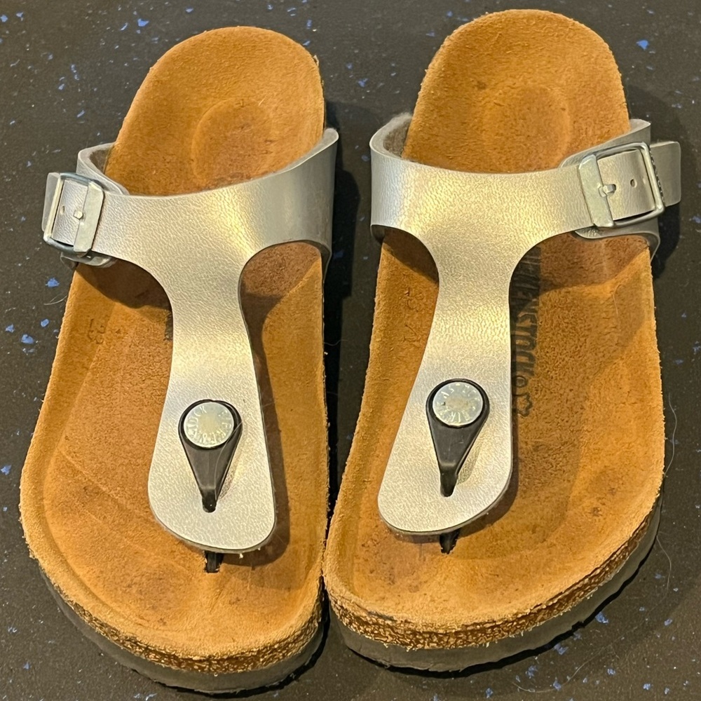 Birkenstock Gizeh size 31 sandals